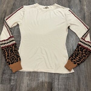 Gimmicks by BKE Cream Top with Brown and Black Sleeves
